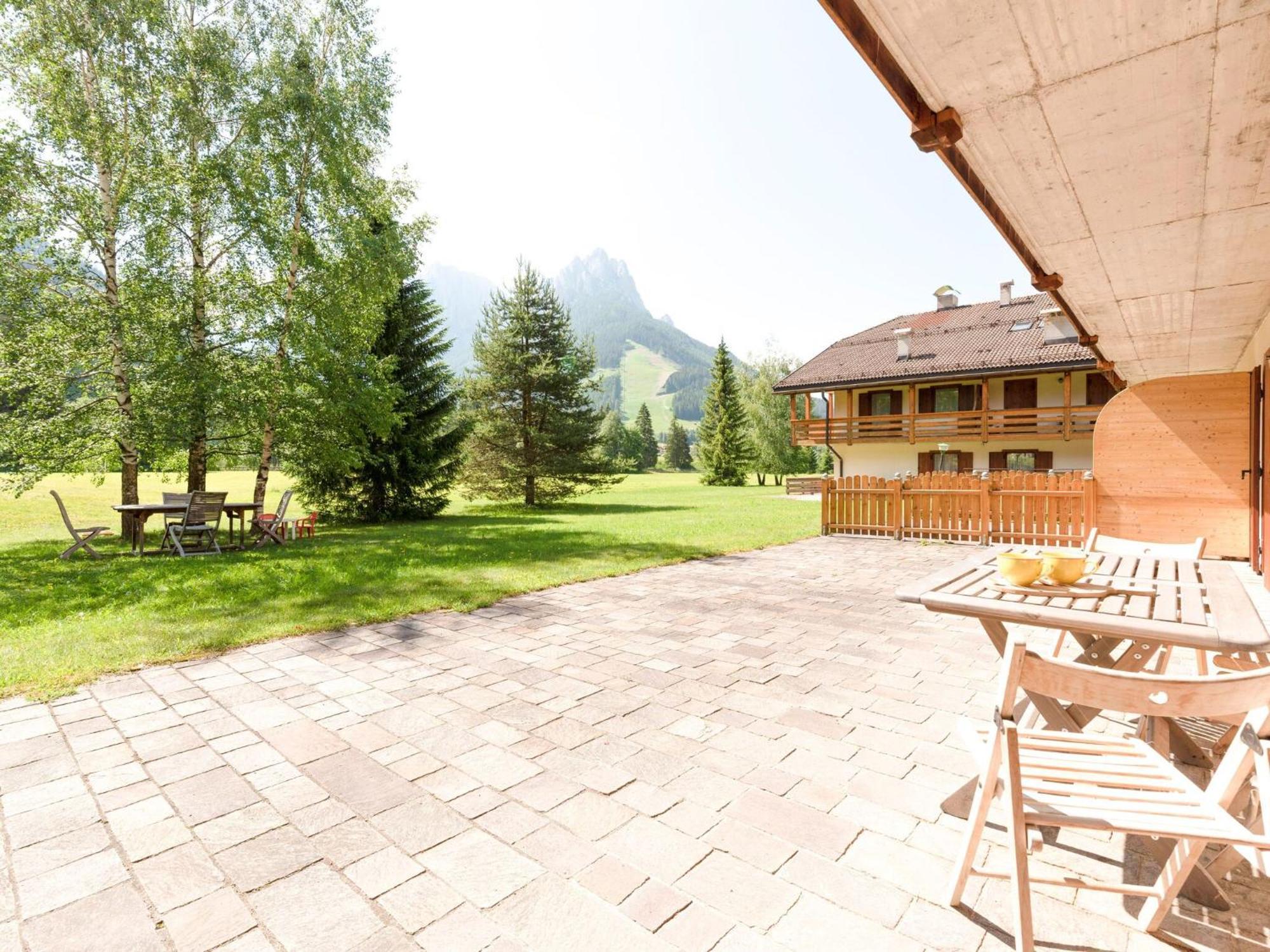 Spacious Chalet With Garden Near Ski Area In Tyrol Pozza di Fassa Exterior foto