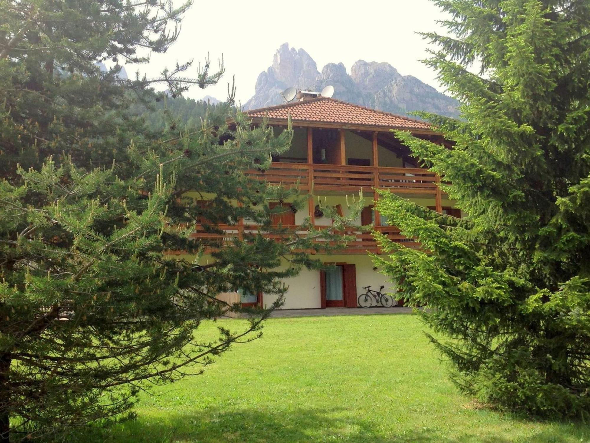 Spacious Chalet With Garden Near Ski Area In Tyrol Pozza di Fassa Exterior foto